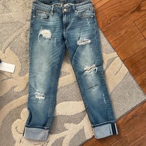 VIGOSS distressed cropped jeans. Size 27
